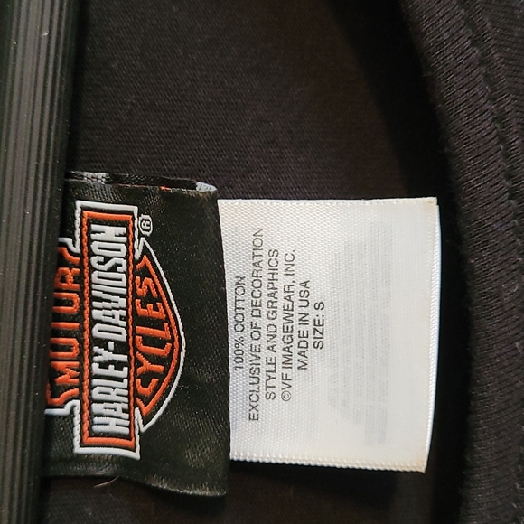 2 Women's Harley Davidson shirts - Picture 5 of 8
